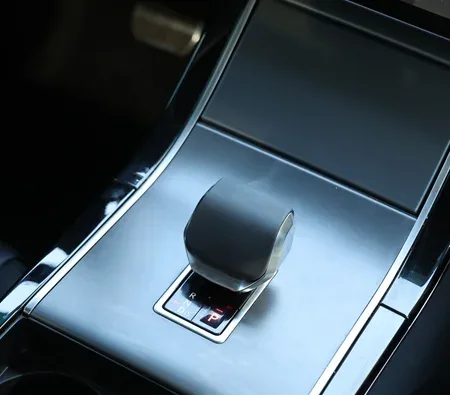 Land Rover Range Rover Velar 2025 in Dubai — photo 6