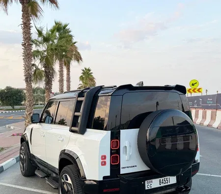 Land Rover Defender V6 2023 in Dubai — photo 9