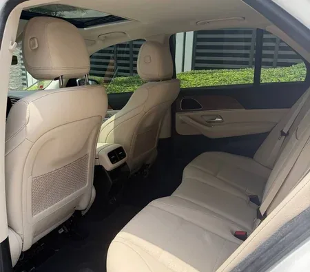 Mercedes-Benz GLE 350 2025 — аренда в Дубае — фото 4