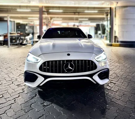 Mercedes-Benz C300 2024 in Dubai — photo 2