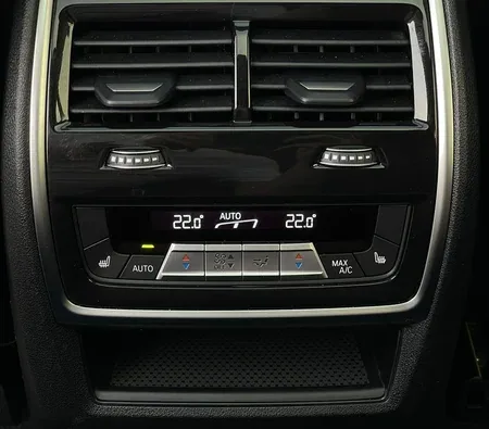 BMW X7 40I 2022 — аренда в Дубае — фото 7