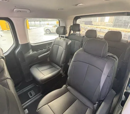 Hyundai Staria 11S 2024 in Dubai — photo 6