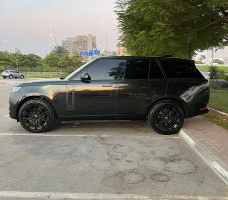 Land Rover Range Rover Vogue 2025 in Dubai — photo 3