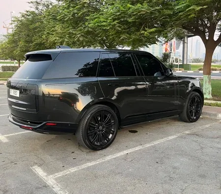 Land Rover Range Rover Vogue 2025 in Dubai — photo 5