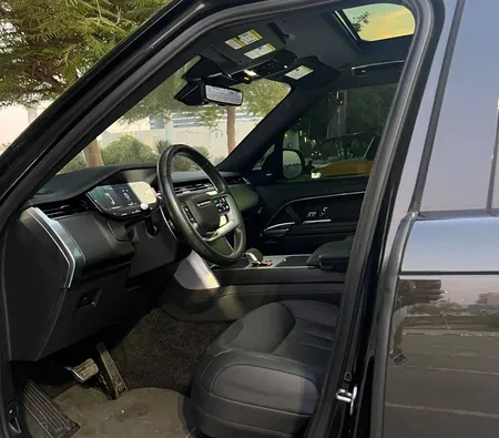 Land Rover Range Rover Vogue 2025 in Dubai — photo 8
