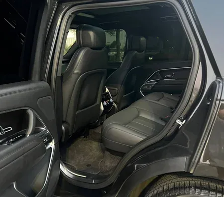 Land Rover Range Rover Vogue 2025 in Dubai — photo 10