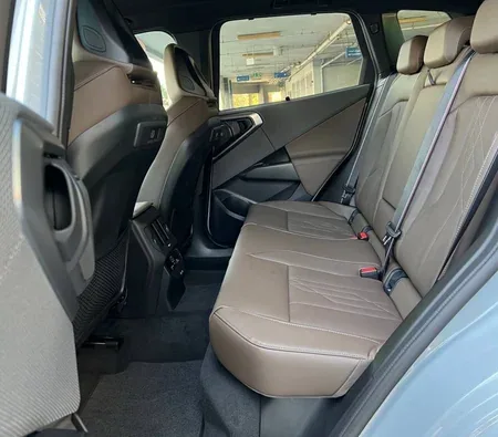 BMW X3 2025 in Abu Dhabi — photo 4