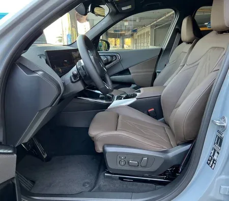 BMW X3 2025 in Abu Dhabi — photo 10