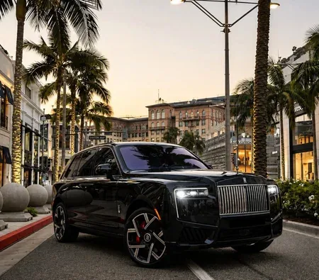 Rolls-Royce Cullinan Black Badge 2021 — аренда в Дубае — фото 4