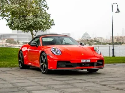 Porsche 911 Carrera 4 GTS 2025