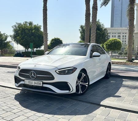 Mercedes-Benz C300 2023 — аренда в Дубае — фото 7