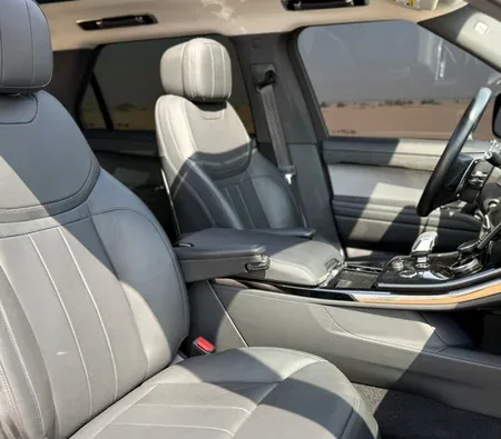 Land Rover Range Rover Sport 2023 in Dubai — photo 4