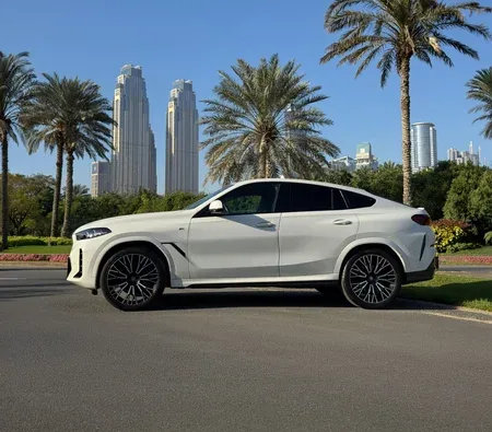 BMW X6 xDrive40i 2024 in Dubai — photo 3