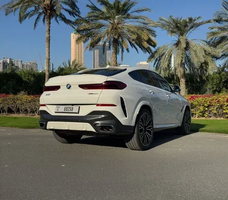 BMW X6 xDrive40i 2024 in Dubai — photo 5