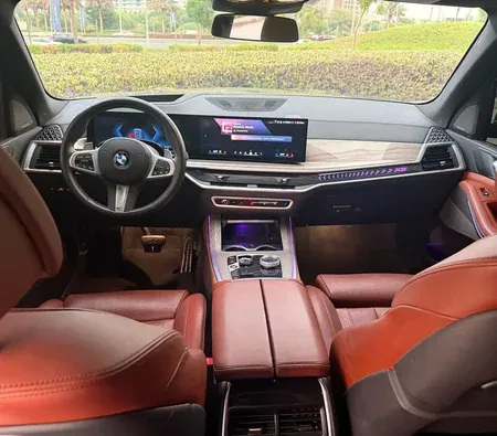 BMW X5 M40i 2025 in Dubai — photo 3