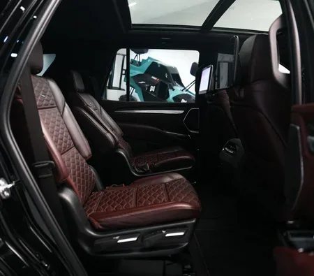 Cadillac Escalade Platinum Sport 2026 — аренда в Дубае — фото 4