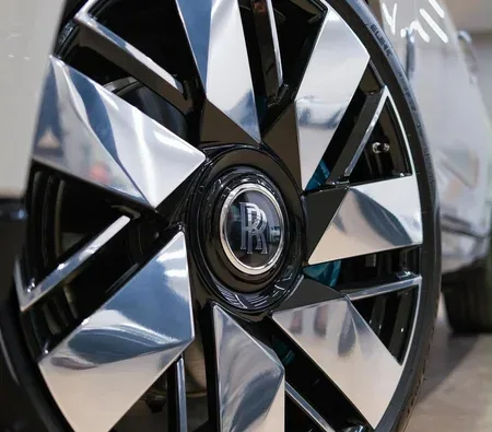 Rolls-Royce Cullinan 2025 in Dubai — photo 3