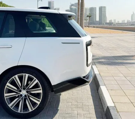 Land Rover Range Rover Vogue 2024 in Dubai — photo 3