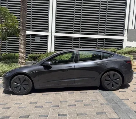 Tesla Model 3 Long Range 2024 in Dubai — photo 4