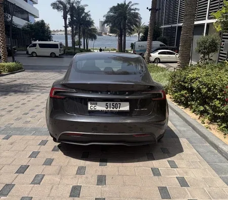 Tesla Model 3 Long Range 2024 in Dubai — photo 5