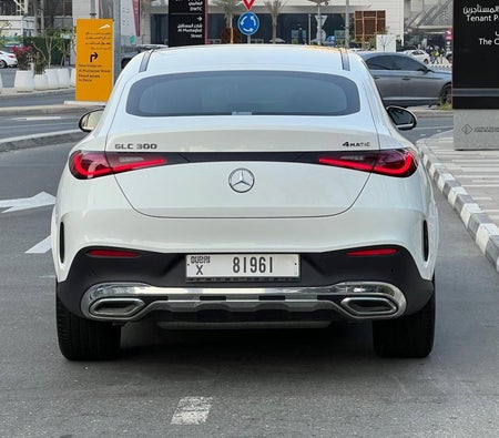 Mercedes-Benz GLC 300 2025 — аренда в Дубае — фото 6